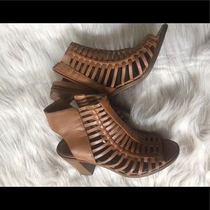 ✨summer heeled booties✨